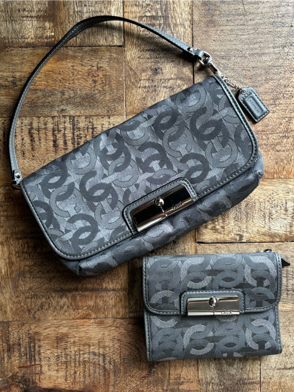 ⛓️🩶🤍Y2K Kristin Optic Chainlink Art Large Wristlet Mini Bag & Wallet🤍🩶⛓️